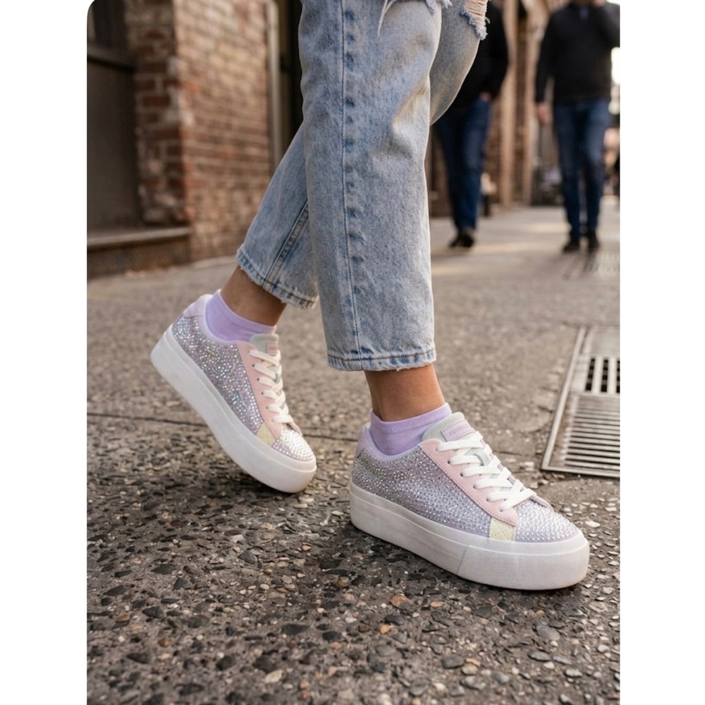 NWT Sporty Glam Preppy Skater Rhinestone Platform Lace Up Suede Sneakers 7‎ M